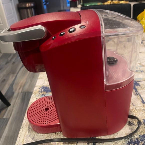 Keurig Pod Machine -RED - Picture 2 of 5